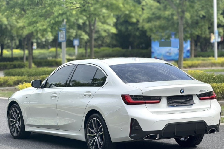 BMW 3 Series 2023 car image #13