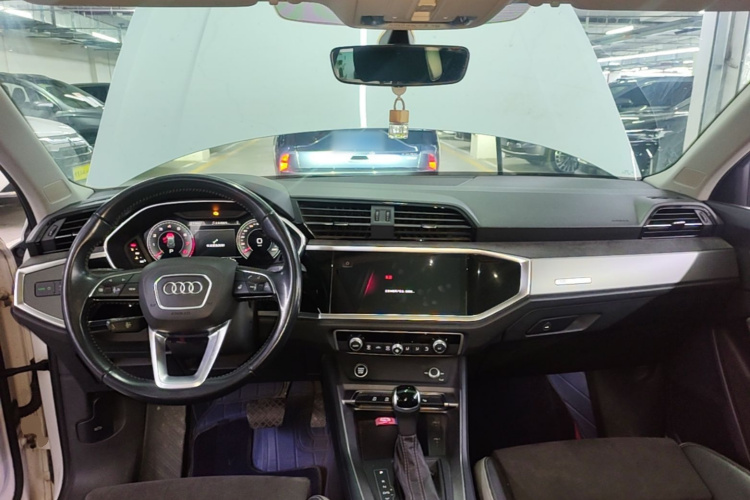 Audi Q3 2021 #10 Audi Q3 2021 изображение автомобиля #10
