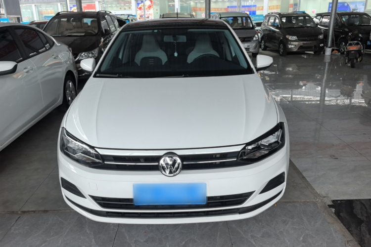 Volkswagen Polo 2019 car image #3