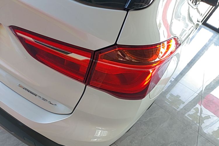 BMW X1 2019 #8 BMW X1 2019 car image #8