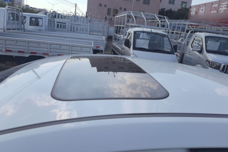 GEELY Emgrand 2021 car image #25