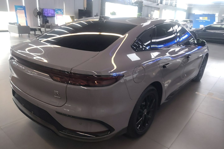 BYD Han 2025 #7 BYD Han 2025 immagine di auto #7