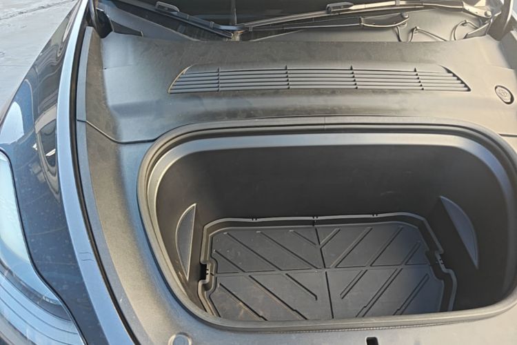 Tesla Model Y 2024 #23 Tesla Model Y 2024 car image #23