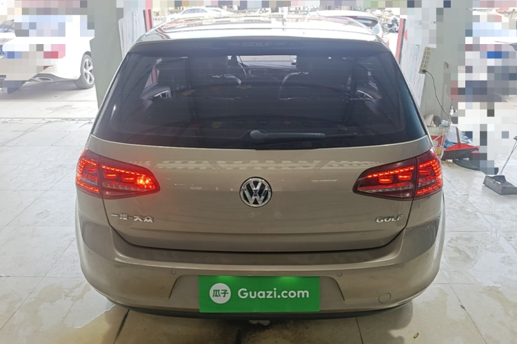 Volkswagen Golf 2017 car image #6