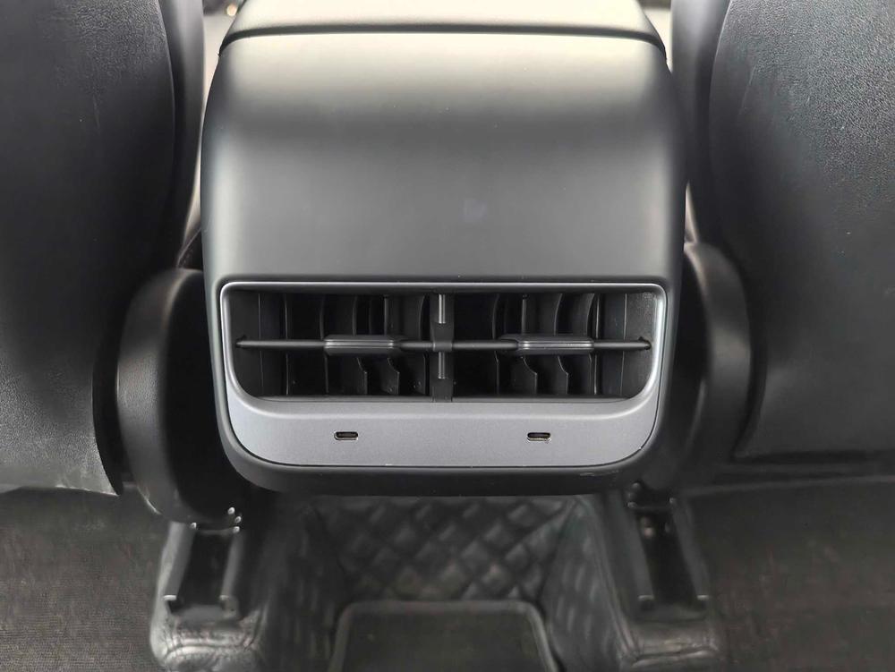 Tesla Model Y 2022 #16 Tesla Model Y 2022 car image #16