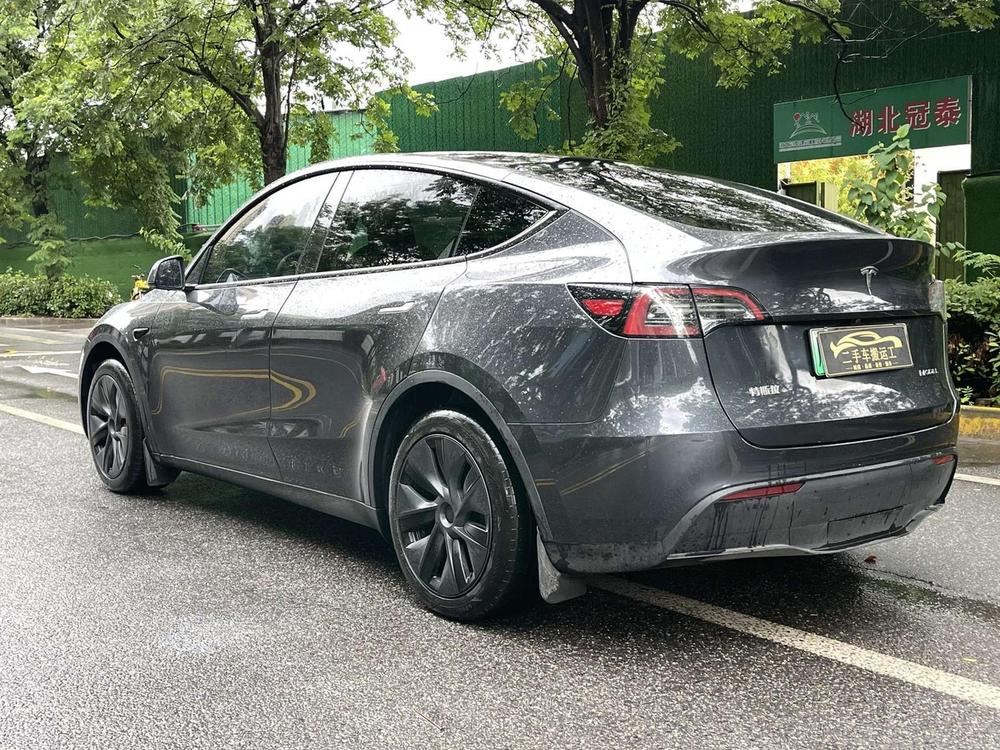 Tesla Model Y 2024 car image #4