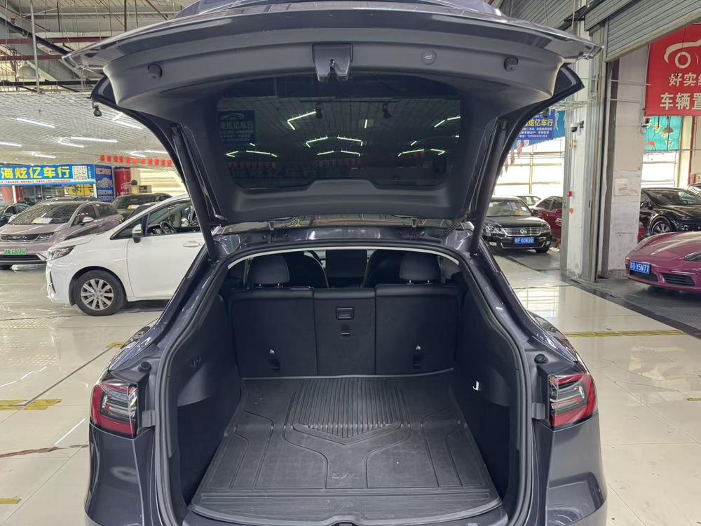 Tesla Model Y 2021 car image #14