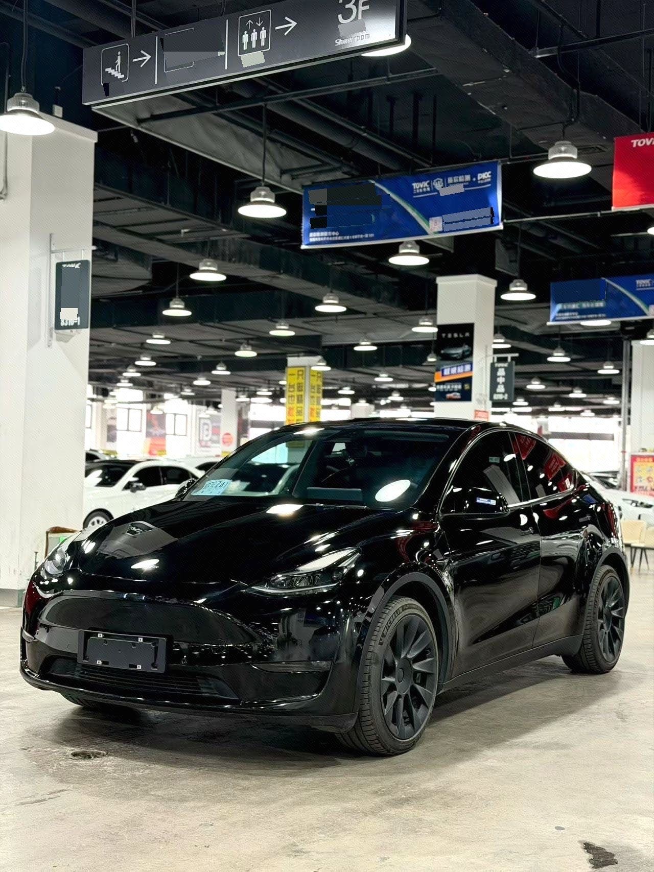 Tesla Model Y 2023 car image 
