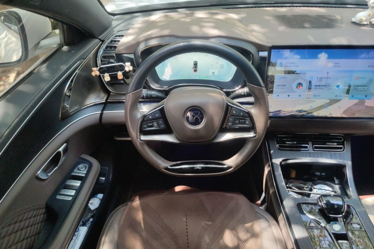 BYD Han 2023 car image #15