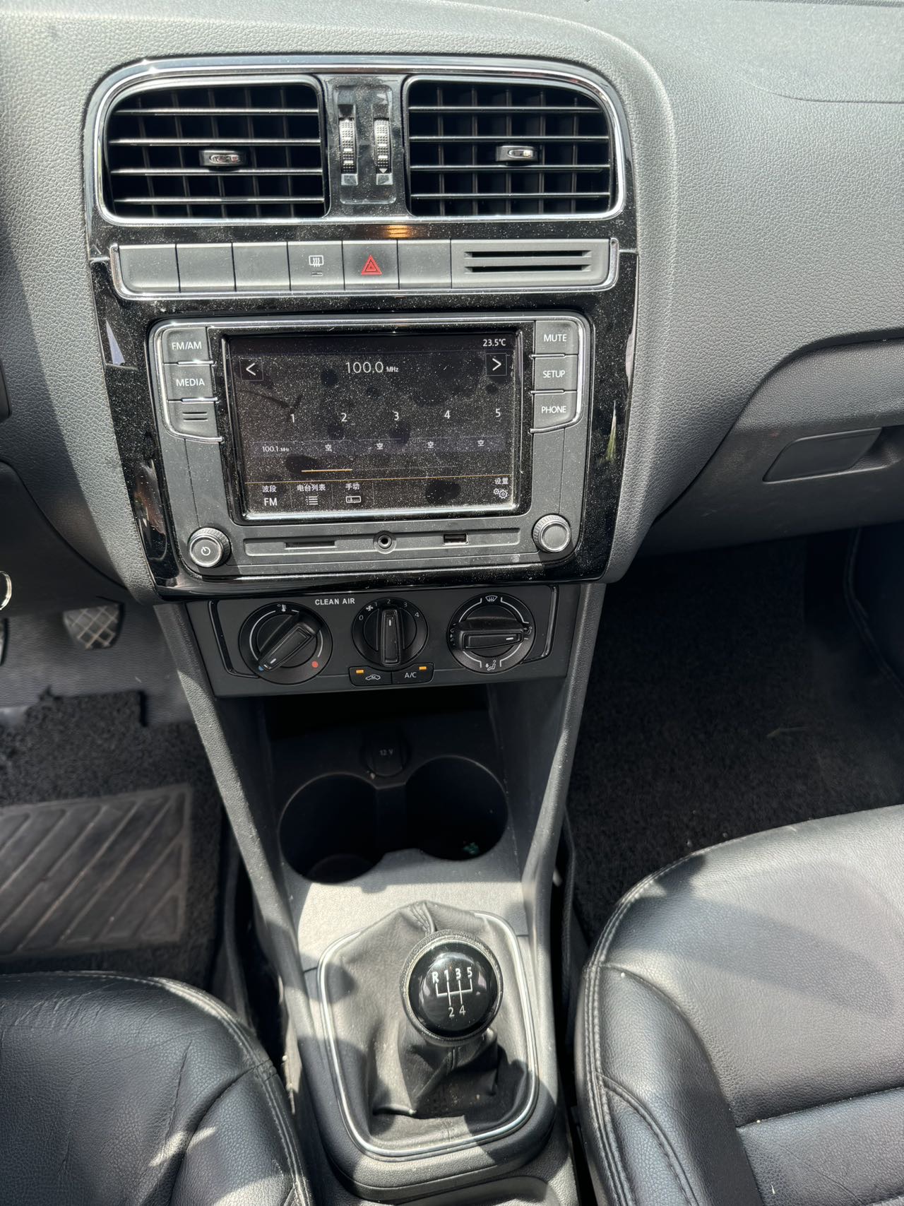 Volkswagen Polo 2016 car image #8