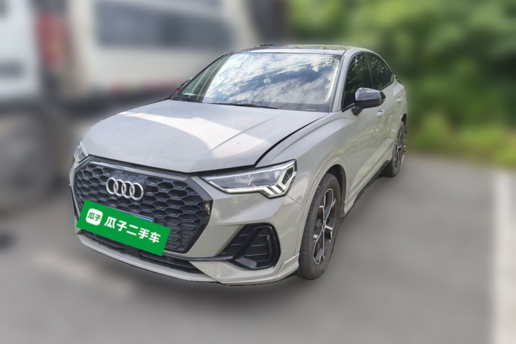 Audi Q3 2021 car image #2