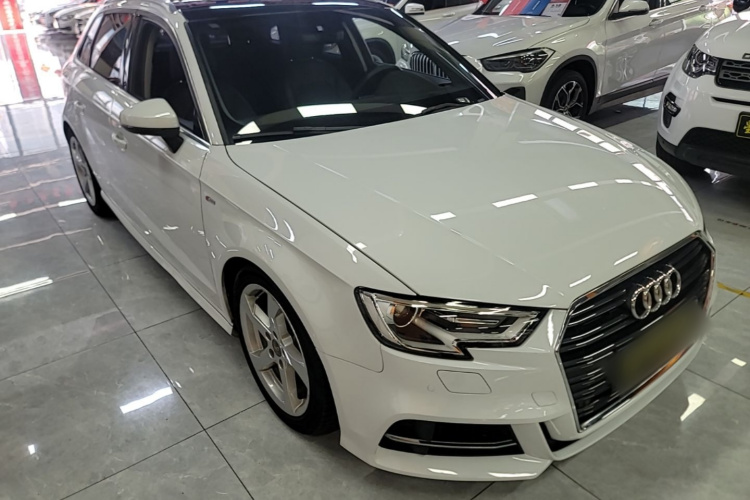 Audi A3 2018 car image #4