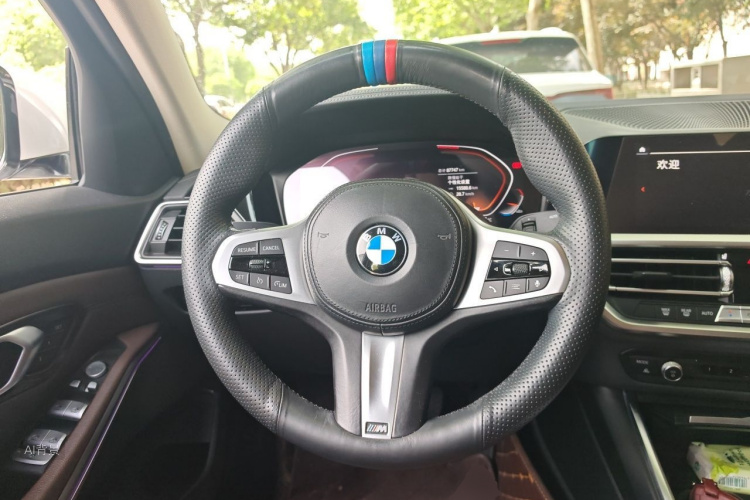 BMW 3 Series 2021 car image #12