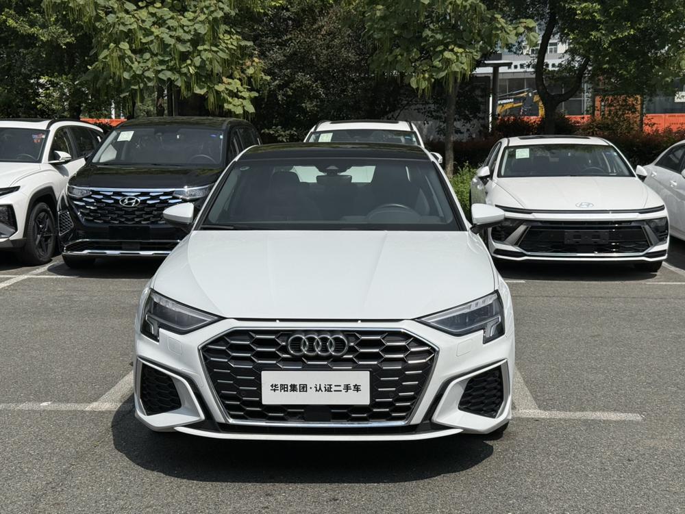 Audi A3 2024 immagine di auto #2