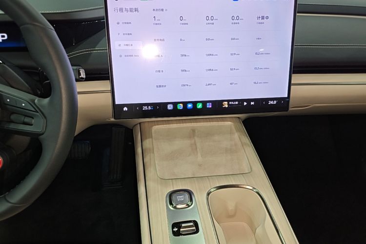 MI SU7 2025 car image #13