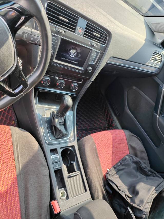 Volkswagen Golf 2017 car image #4