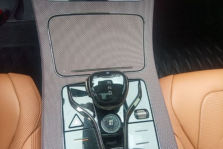 BYD Han 2022 car image #17