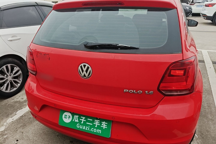 Volkswagen Polo 2015 car image #6