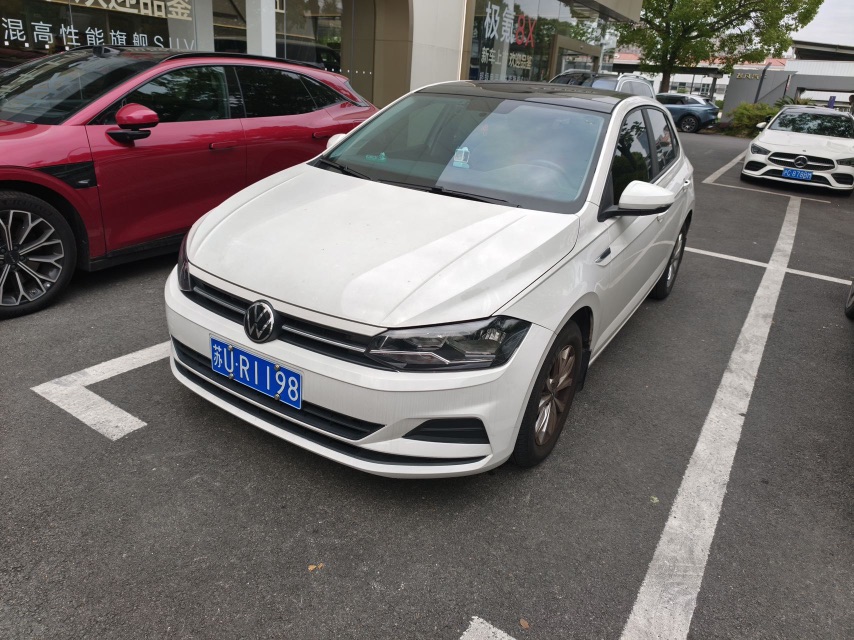 Volkswagen Polo 2021 car image 