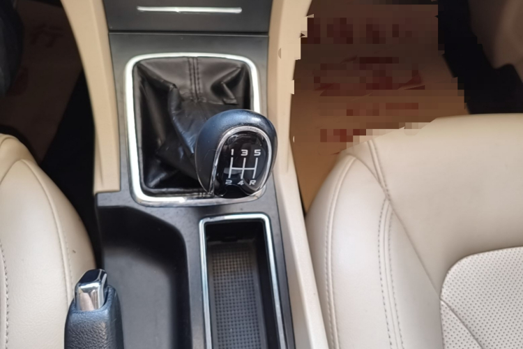 GEELY Emgrand 2017 car image #18