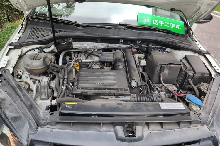 Volkswagen Golf 2017 car image #21