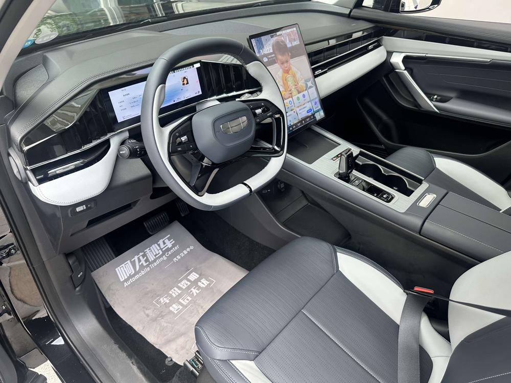 GEELY Boyue L 2025 car image #11