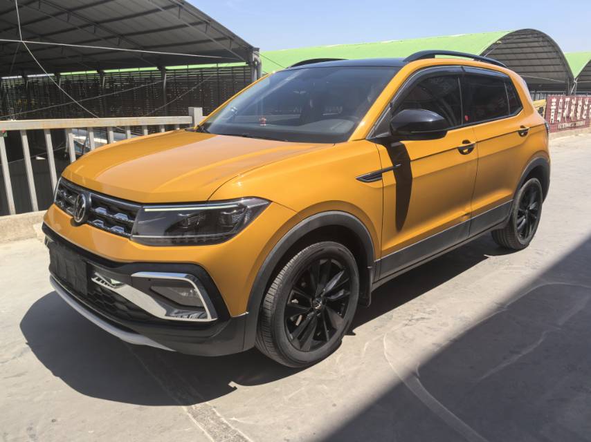 2022 immagine di auto 