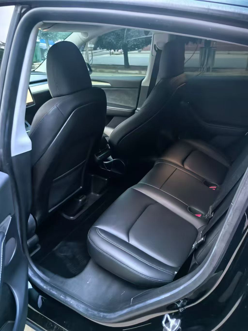 Tesla Model Y 2022 car image #7
