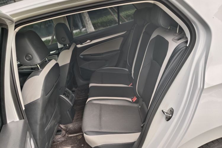 Volkswagen Golf 2022 car image #12