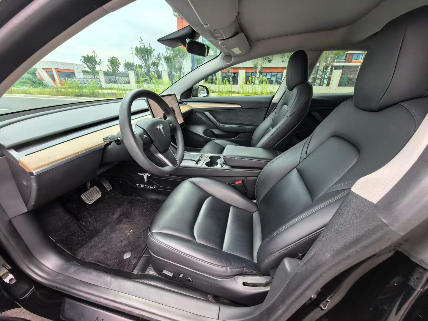 Tesla Model 3 2023 car image #4