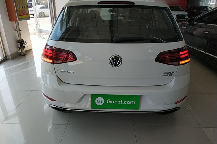 Volkswagen Golf 2020 car image #6