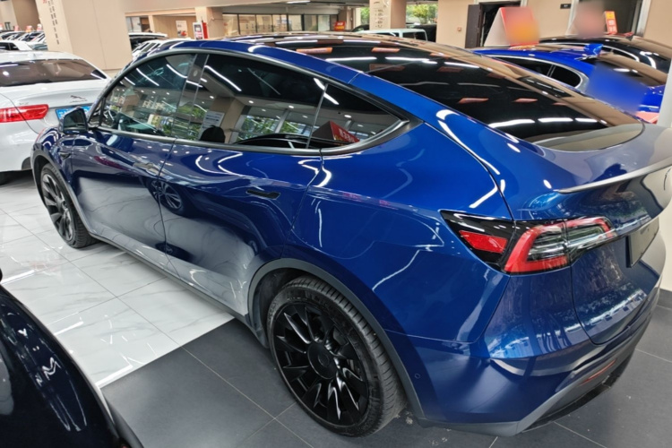 Tesla Model Y 2022 car image #5