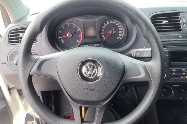 Volkswagen Polo 2016 #11 Volkswagen Polo 2016 car image #11
