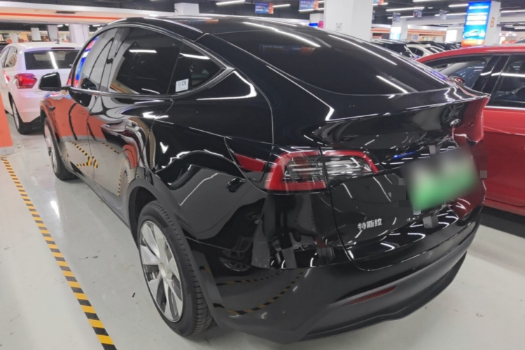 Tesla Model Y 2022 car image #5
