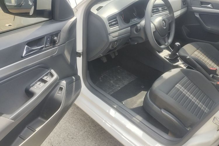 Volkswagen Lavida 2020 car image #16