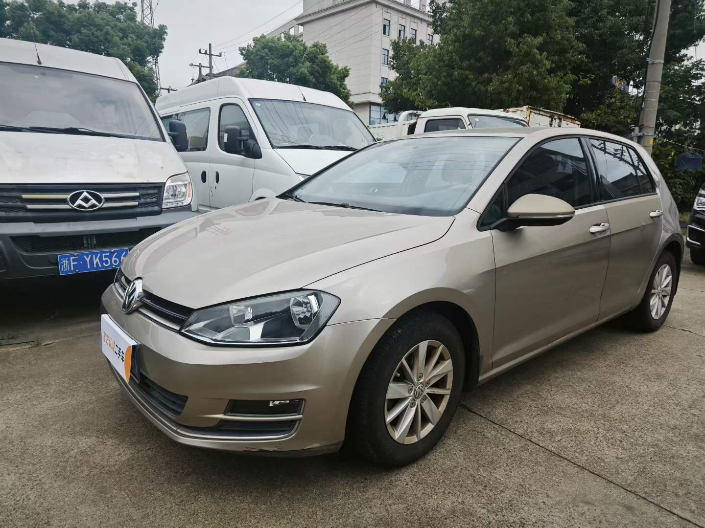 Volkswagen Golf 2014 car image 