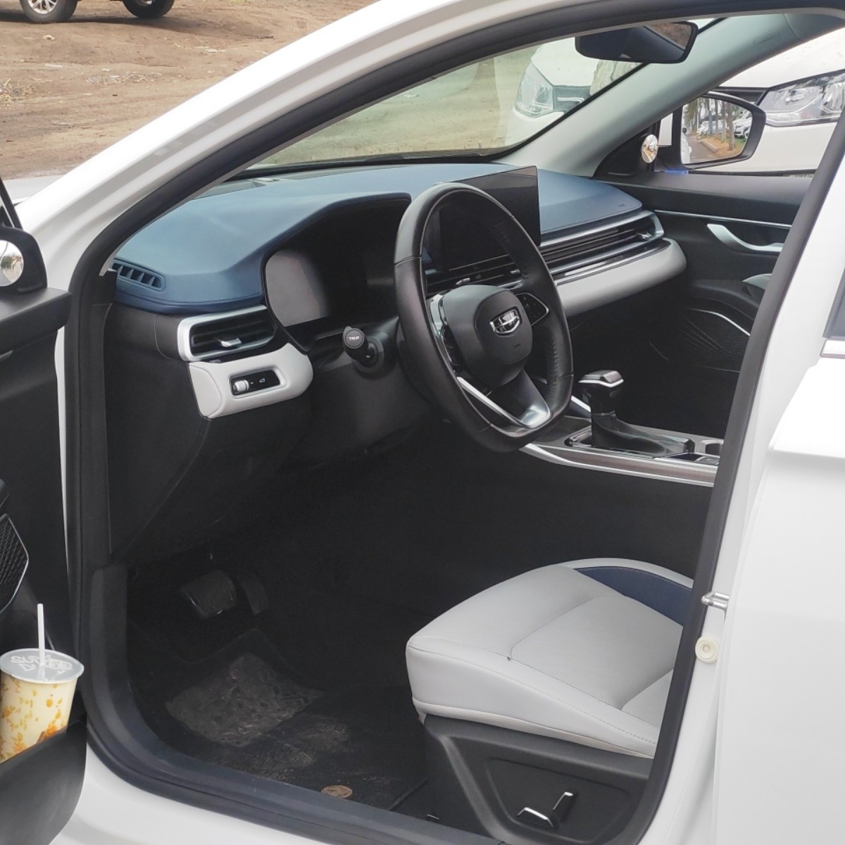 GEELY Emgrand 2022 car image #4