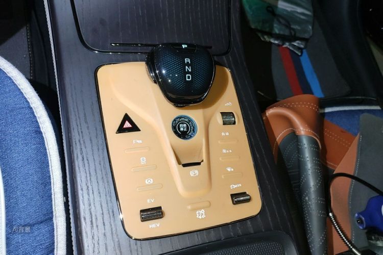 BYD Han 2024 immagine di auto #16
