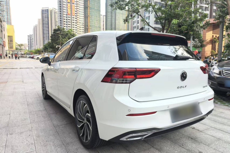 Volkswagen Golf 2021 immagine di auto #6