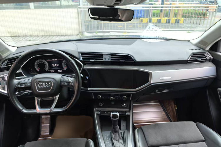 Audi Q3 2022 image de voiture #10