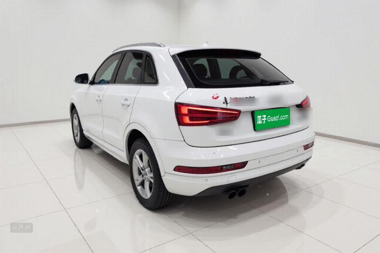 Audi Q3 2019 car image #5