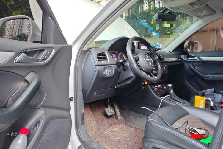 Audi Q3 2019 car image #18