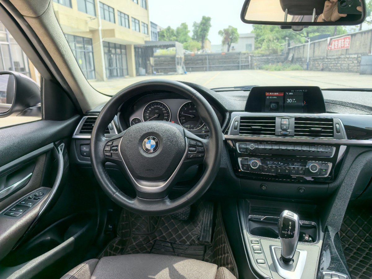 BMW 3 Series 2018 car image #7