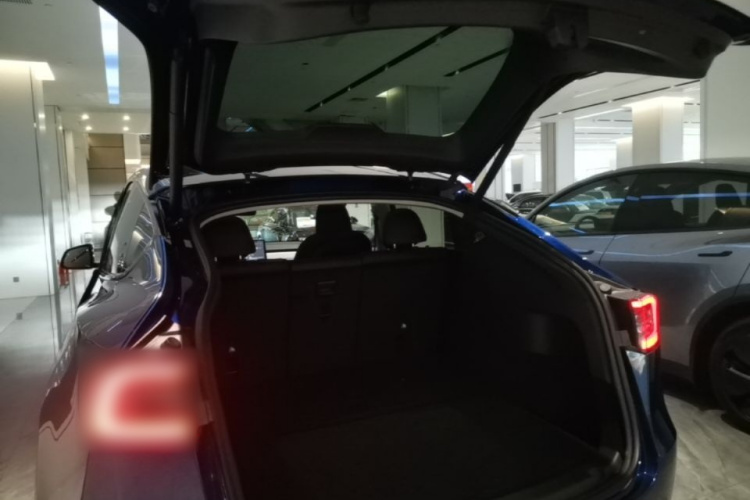 Tesla Model Y 2023 #19 Tesla Model Y 2023 car image #19