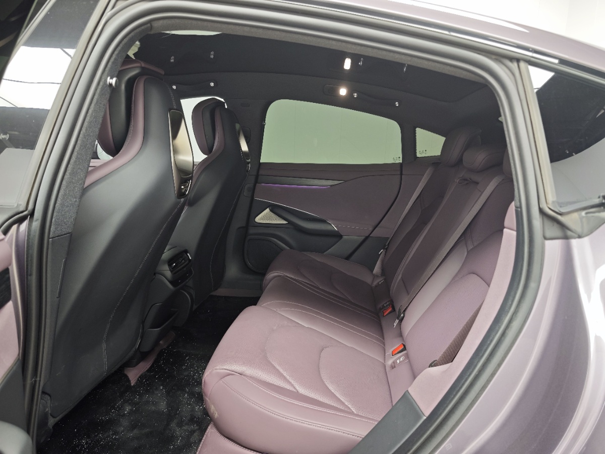 MI SU7 2025 car image #8