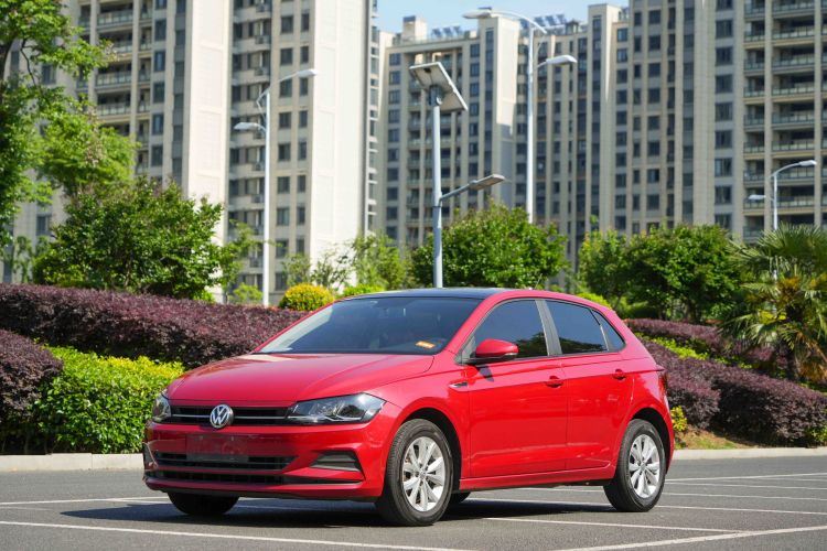 Volkswagen Polo 2020 car image #2
