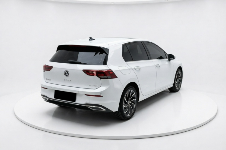 Volkswagen Golf 2021 car image #8