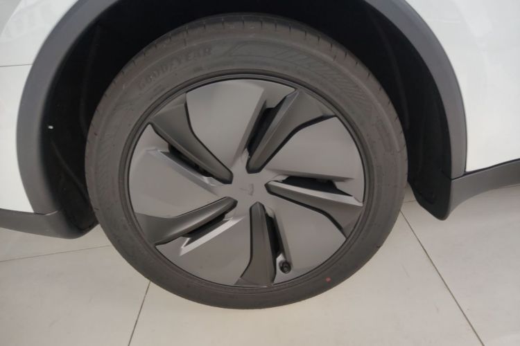 Tesla Model Y 2026 #10 Tesla Model Y 2026 car image #10