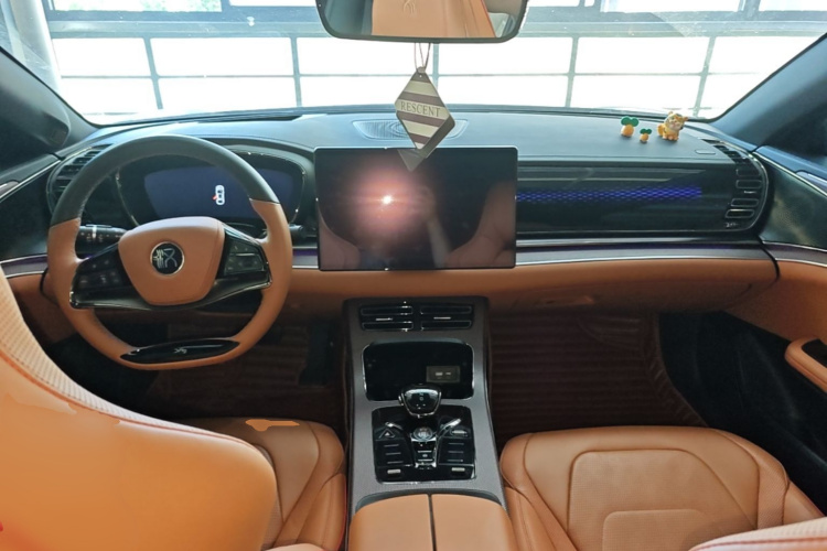 BYD Han 2022 car image #11