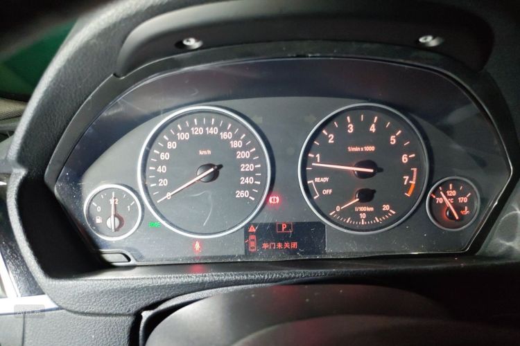 BMW 3 Series 2017 immagine di auto #13